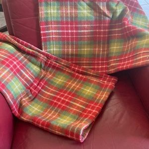 POTTERY BARN BED & BATH 100% WOOL EURO SHAMS (2) RED/GREEN PLAID